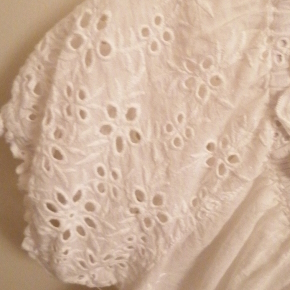 3 for $30 Embroidered cropped top - Picture 2 of 3